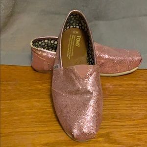 Sparkly pink toms!